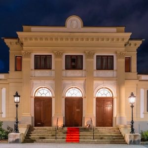 Phønix, med rød løper